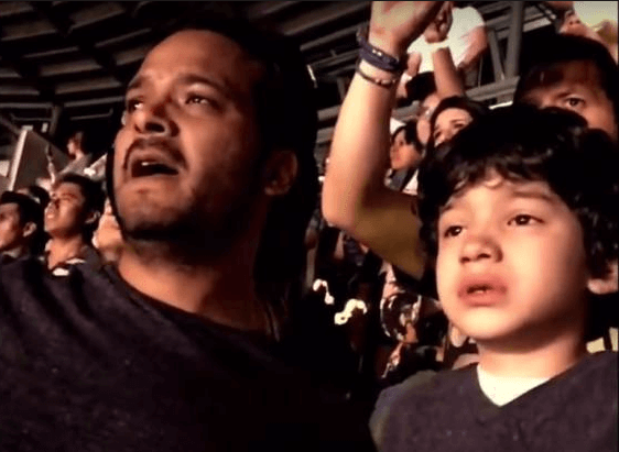 Estas son las lágrimas de emoción de un niño con autismo en un concierto de Coldplay