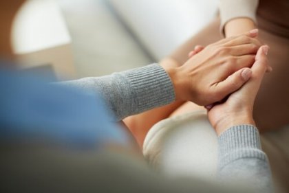 Cómo ayudar a un familiar o amigo con depresión