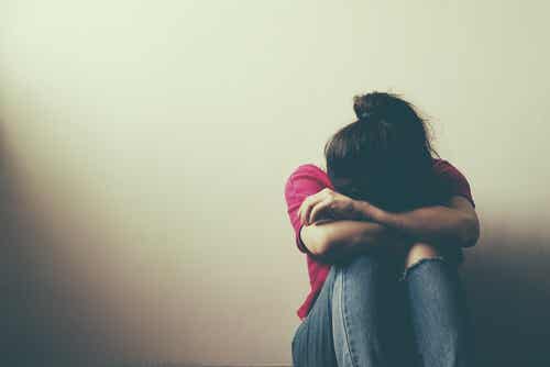 Adolescente deprimida a causa de la bulimia