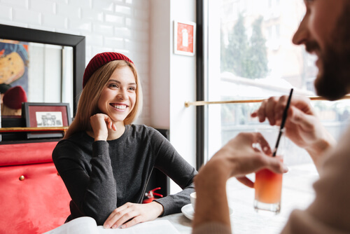 En qué se fijan las mujeres, conversación en pareja