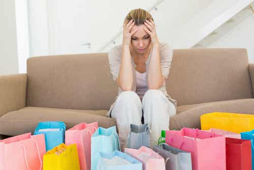 Mujer con ansiedad por las compras
