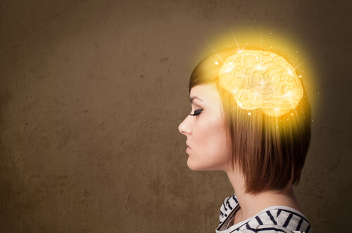Femme au cerveau éclairé