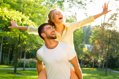 Un couple qui sort de sa zone de confort