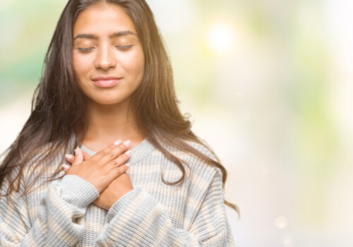 Mujer teniendo una corazonada
