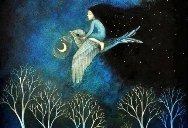 Mujer en un pájaro persiguiendo sus sueños