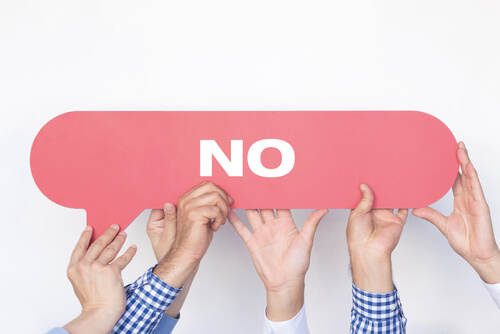 Handen met een no