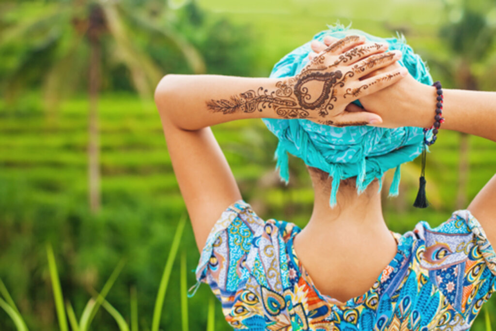 Mujer henna