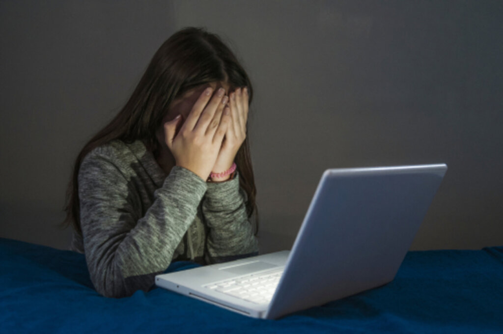 Qué hacer cuando un hijo es víctima de cyberbullying