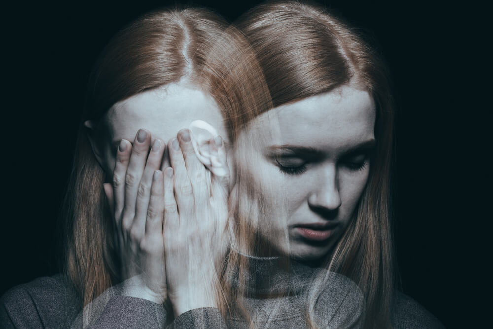 Mujer creyéndose víctima