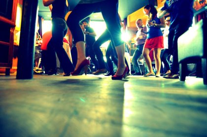 ¿Qué pasa en nuestro cerebro cuando bailamos o escuchamos música?