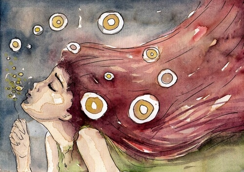 Femme entourée de fleurs