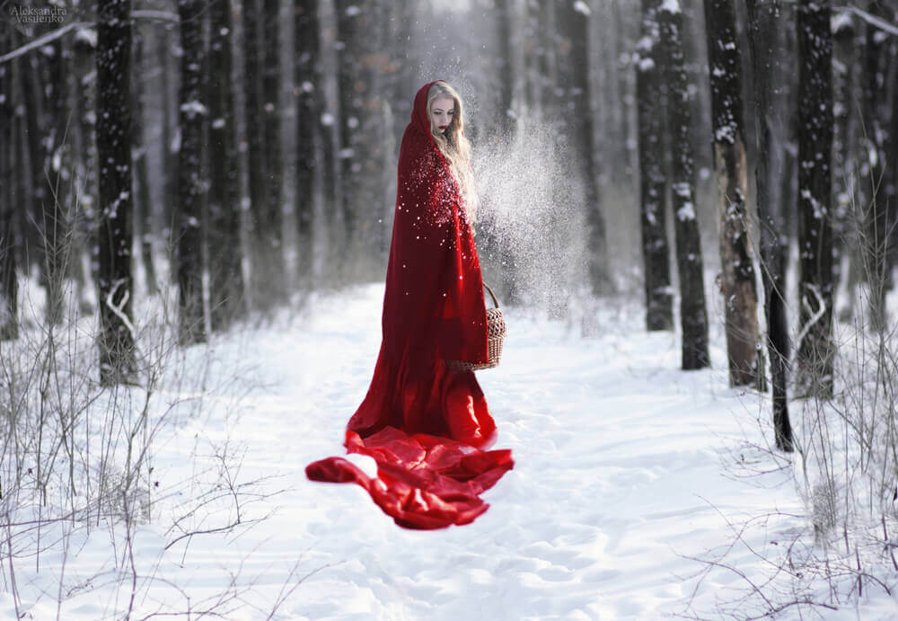 Le petit chaperon rouge voit sa cape