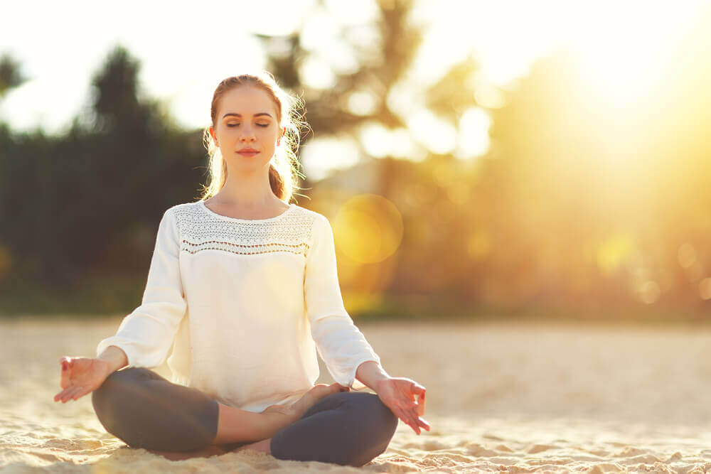 Mujer meditando