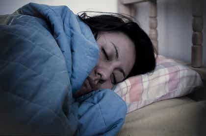 Beneficios de dormir sobre el lado izquierdo del cuerpo