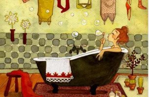 Mujer en la bañera disfrutando de la vida