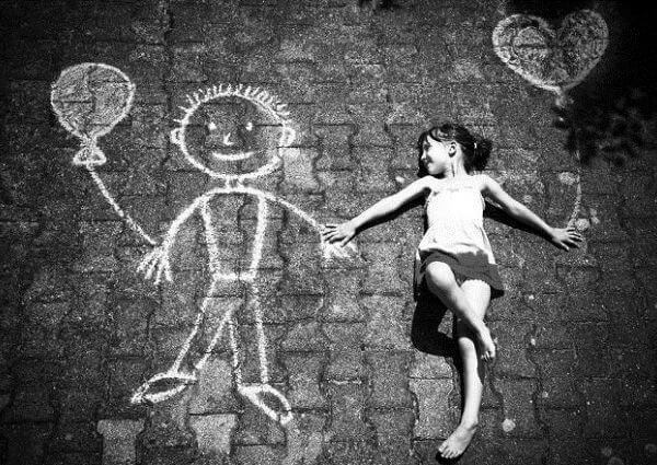 girl with chalk drawing