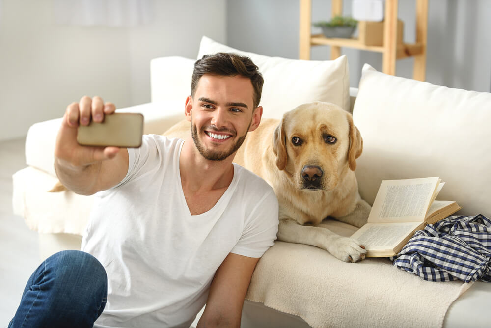 como vive un hombre soltero