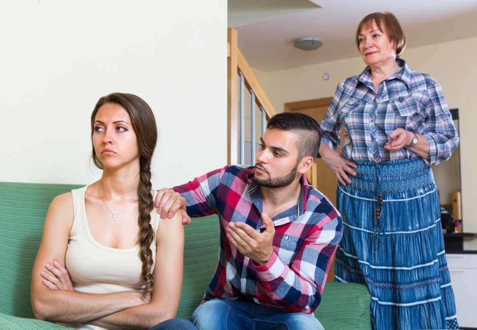 Problemas con la madre de la pareja