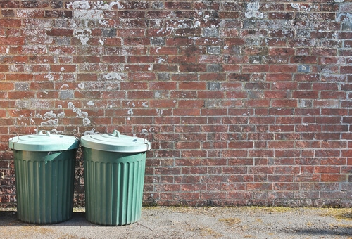 Metáfora del cubo de basura Metáfora del cubo de basura
