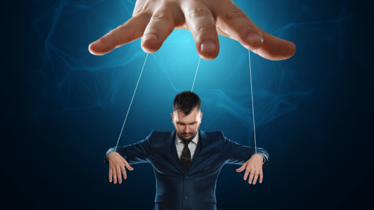 ¿No quieres en tu vida a las personas que manipulan? Aprende a reconocer sus huellas