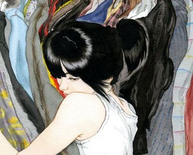 Niña abrazando ropa