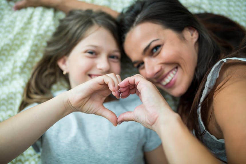 Madre e hija felices