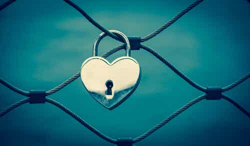 cadenas en forme de coeur
