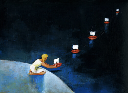 Niña lanzando barcos al agua