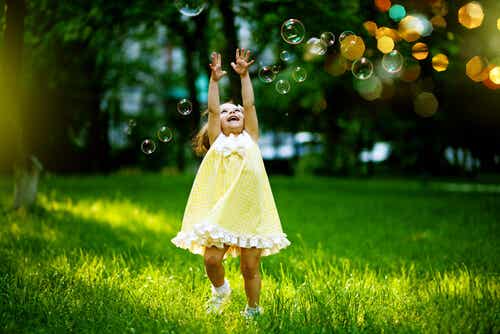 8 formas en que sacar a tu niño interior te hará más feliz