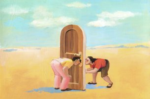 Hombre y mujer entre una puerta
