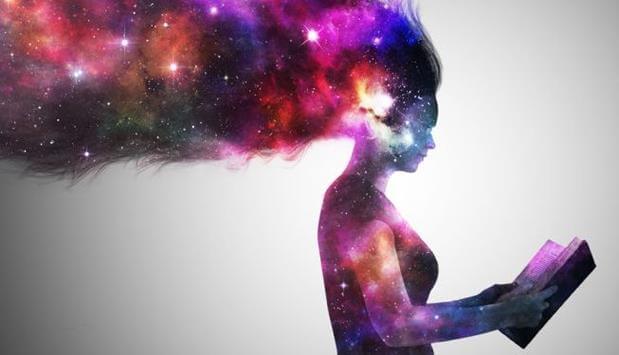 Una silueta femenina que hace referencia al desarrollo de la inteligencia emocional