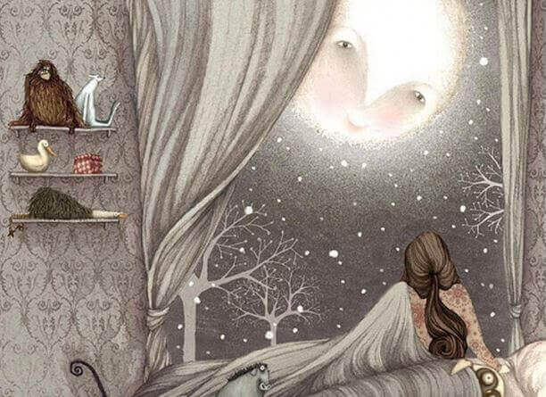 Mujer mirando a la luna con la conciencia tranquila