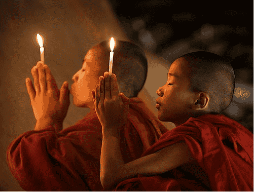 Niños budistas