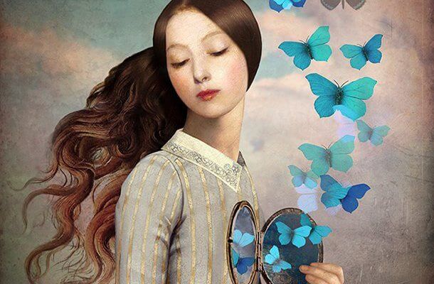 Femme ouvrant son coeur