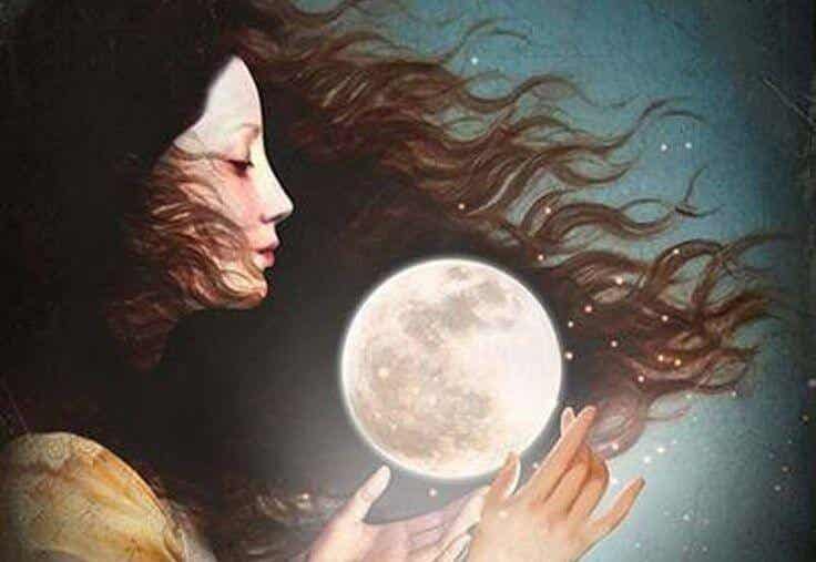 Femme avec la lune dans ses mains