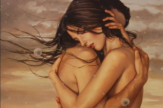 Mujer y hombre abrazados
