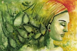 Mujer con los ojos cerrados para evitar atracción mental