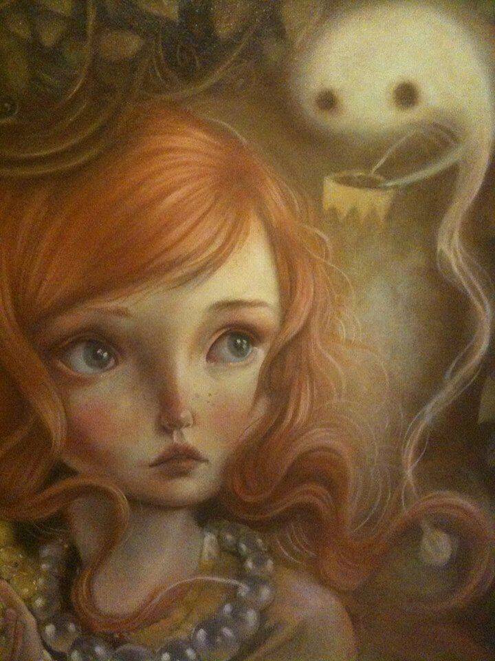 Niña con miedo de un fantasma