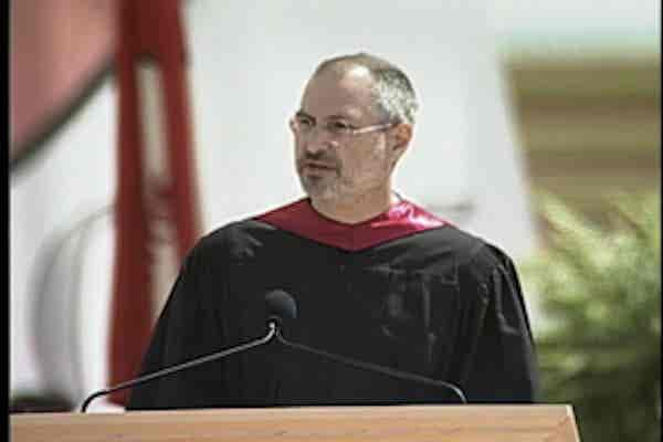 Las valiosas lecciones del célebre discurso de Steve Jobs