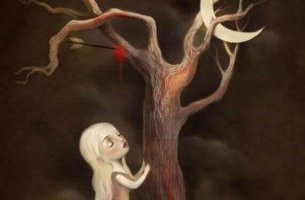 Mujer al lado de un árbol con una flecha