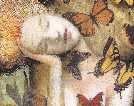 mujer con mariposas