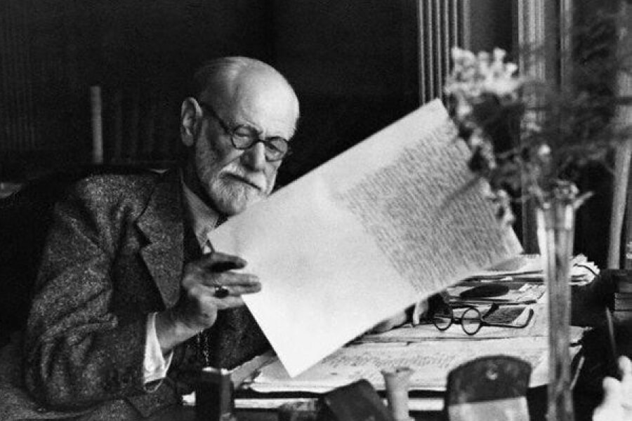 Freud leyendo