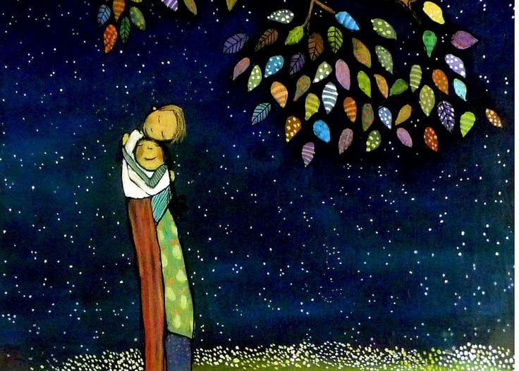 Pareja abrazándose en la noche