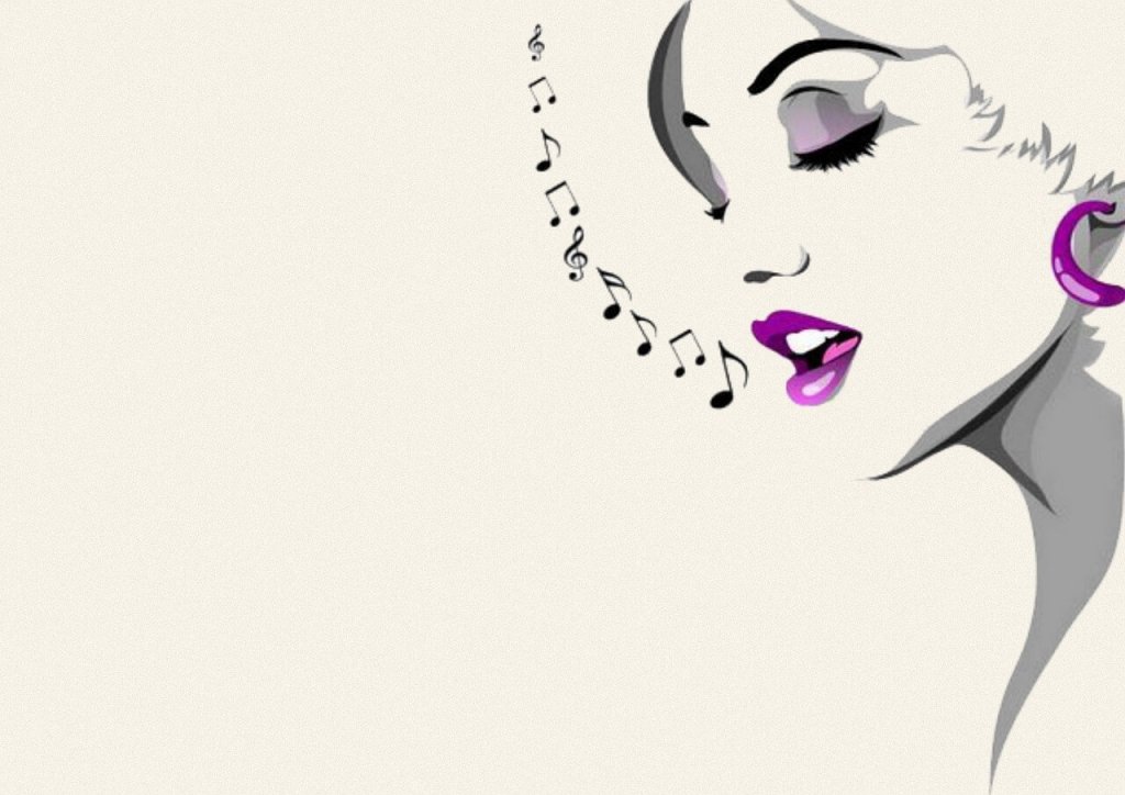 Mujer cantando notas musicales