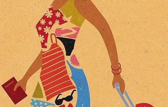 mujer con pasaporte en la mano