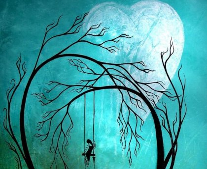 Niña sola en un columpio