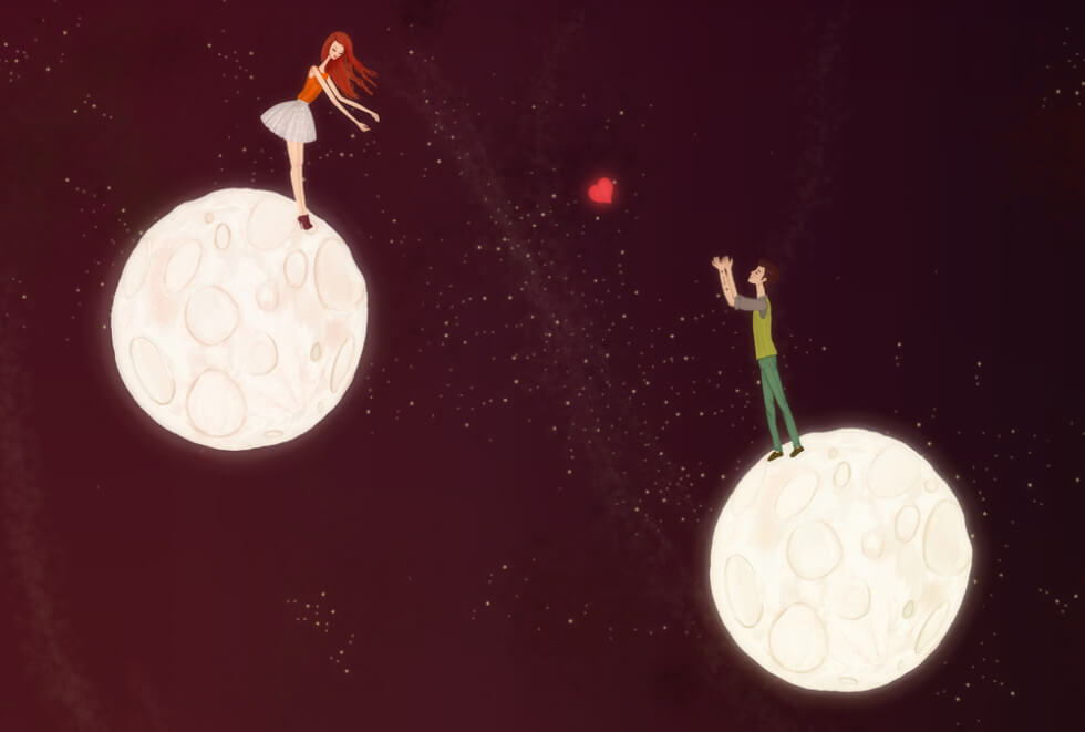 Pareja enviándose un corazón desde planetas diferentes