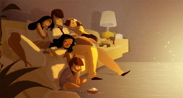 Padres dormidos con sus hijos en el sofá