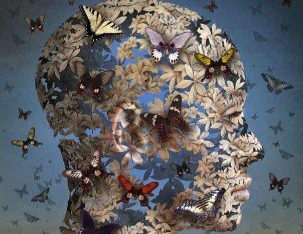 cabeza femenina perfilada en mariposas