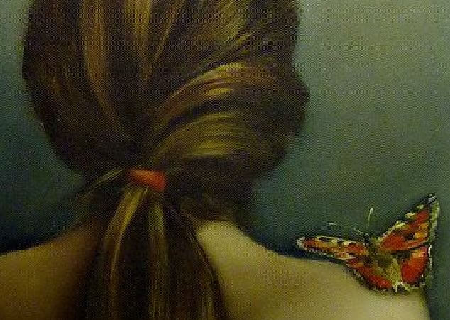 Mariposa sobre un hombro desnudo